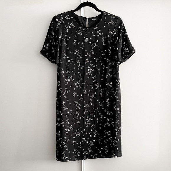 DAINTY floral Dress - Picture 3 of 11